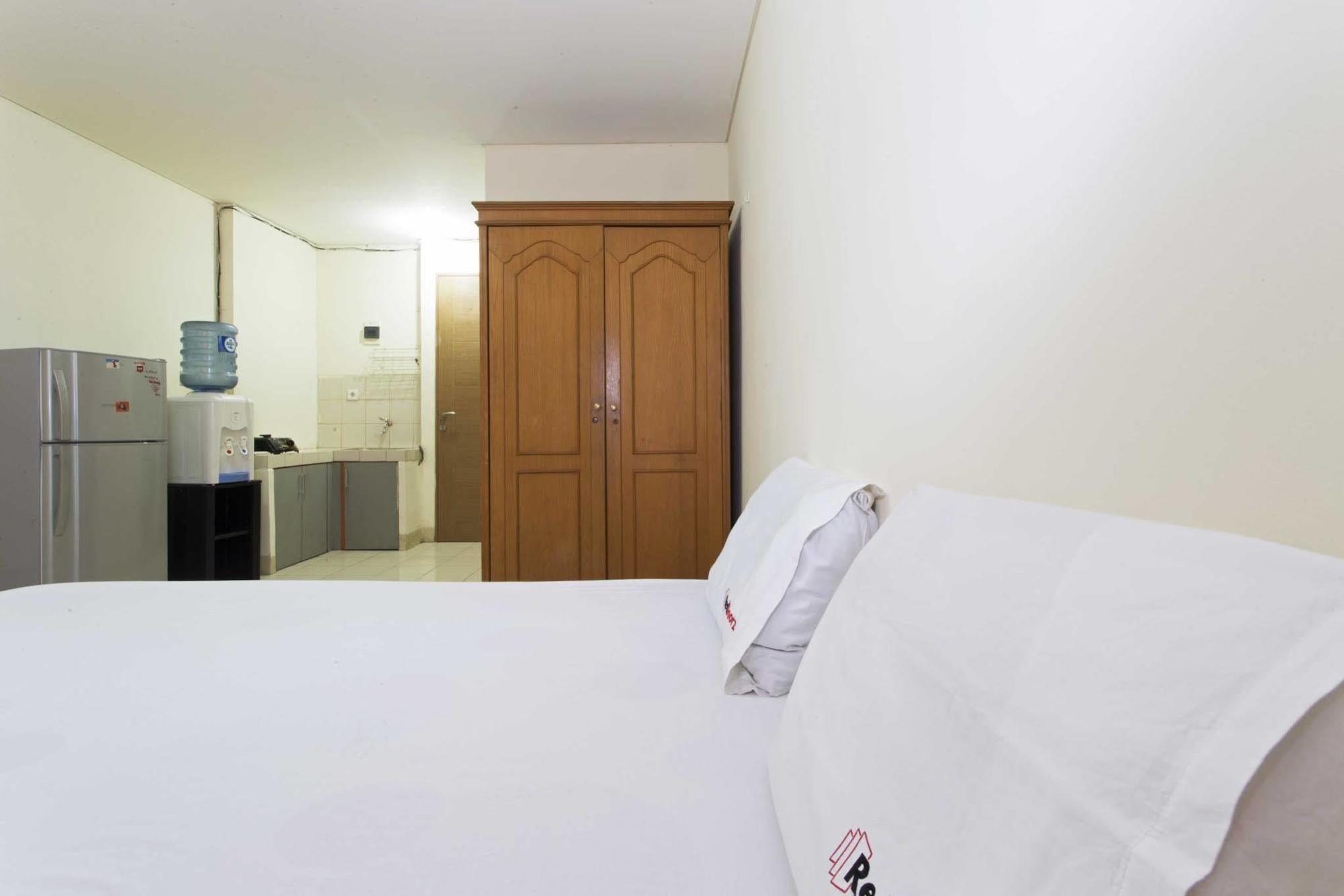 Reddoorz Apartment @ Pulo Gadung จาการ์ตา ภายนอก รูปภาพ