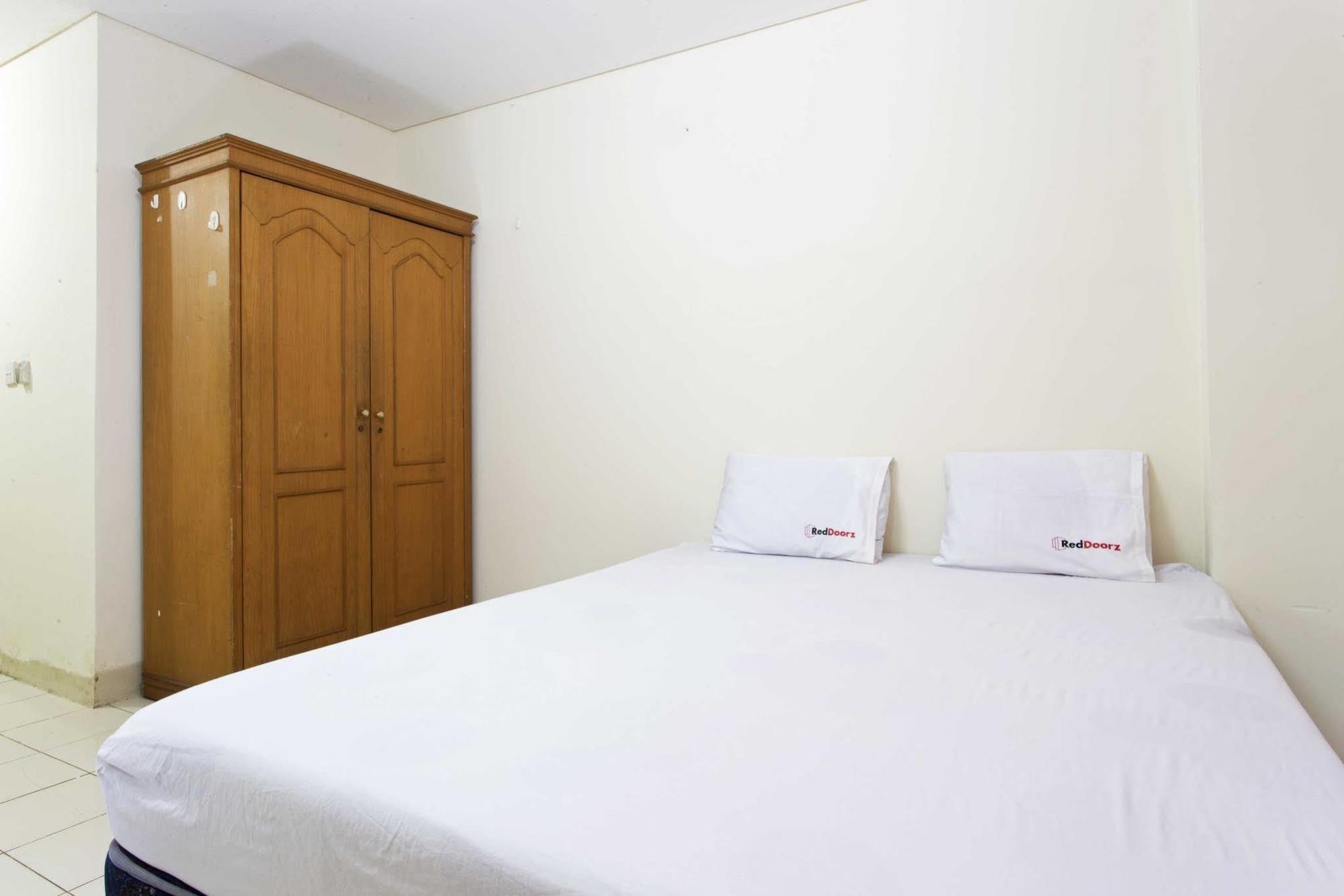 Reddoorz Apartment @ Pulo Gadung จาการ์ตา ภายนอก รูปภาพ