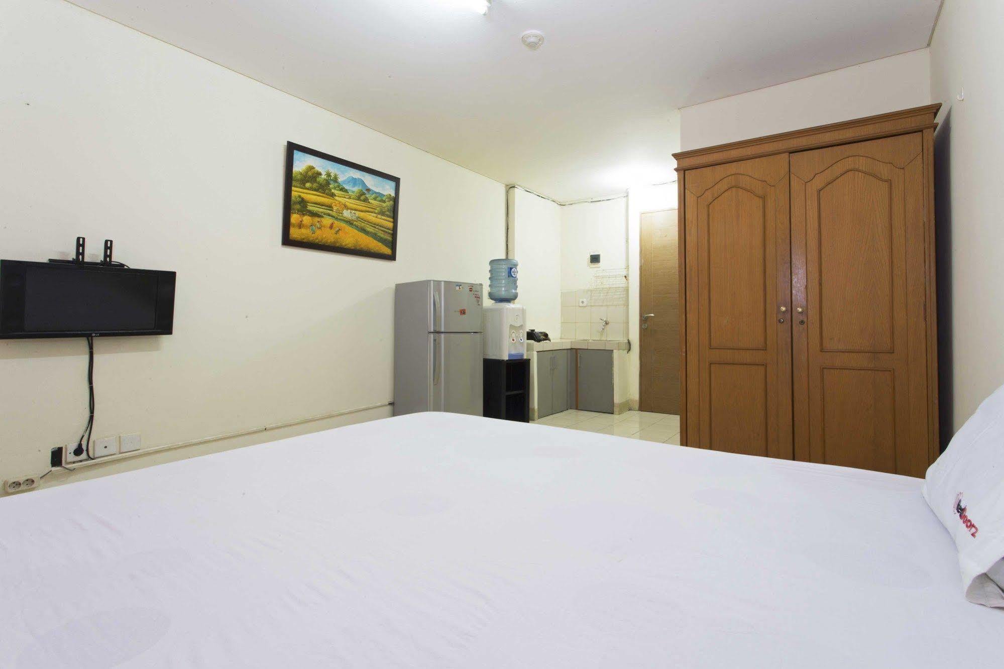 Reddoorz Apartment @ Pulo Gadung จาการ์ตา ภายนอก รูปภาพ